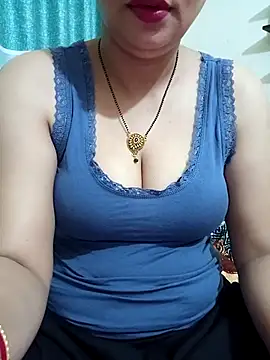 Snapshot of Priya_Boudi chatting on 03/21/25, 04:29 Priya Boudi online show from 03/21/25, 04:29