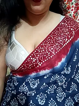 Snapshot of Priya_Boudi chatting on 04/28/26, 06:23 Priya Boudi online show from 04/28/26, 06:23