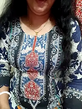 Snapshot of Priya_Boudi chatting on 10/13/25, 06:31 Priya Boudi online show from 10/13/25, 06:31