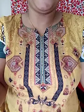 Priya Boudi online show from 12/19/25, 07:00