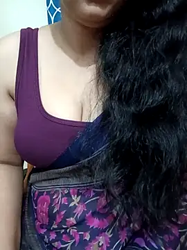 Snapshot of Priya_Boudi chatting on 09/25/25, 06:47 Priya Boudi online show from 09/25/25, 06:47