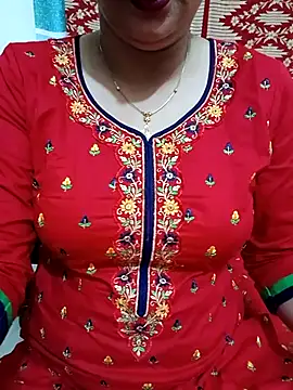 Snapshot of Priya_Boudi chatting on 03/04/25, 05:03 Priya Boudi online show from 03/04/25, 05:03