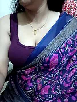 Snapshot of Priya_Boudi chatting on 10/14/25, 06:30 Priya Boudi online show from 10/14/25, 06:30