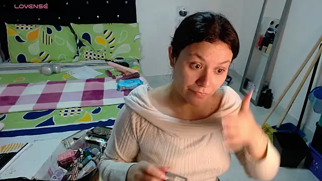 Snapshot of soniafuckboobs chatting on 06/19/26, 12:22 soniafuckboobs online show from 06/19/26, 12:22
