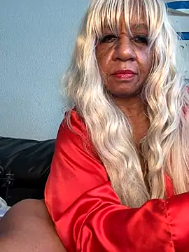 BreanaDivine online show from 10/26/25, 06:08