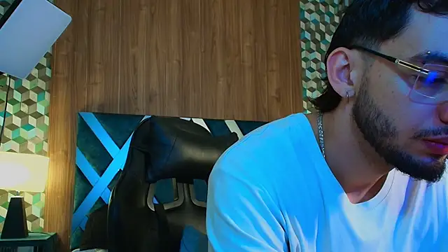 Michael magno online show from 11/04/25, 11:25