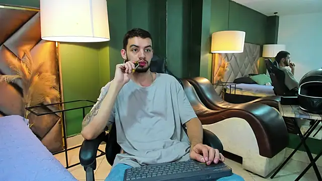 Michael magno online show from 09/21/25, 08:03