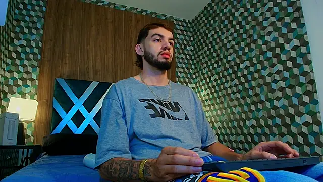 Michael magno online show from 10/17/25, 10:18