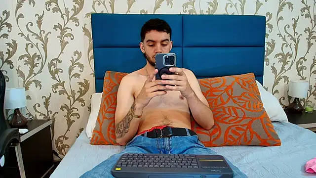 Michael magno online show from 11/02/25, 08:14