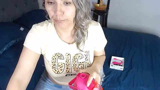 Snapshot of Chantal_hott chatting on 05/30/26, 03:28 Chantal hott online show from 05/30/26, 03:28