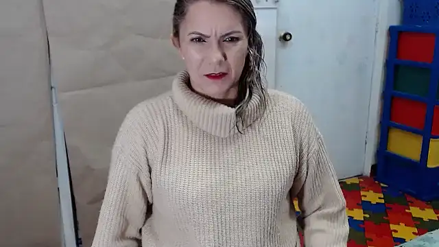 Snapshot of Chantal_hott chatting on 01/09/26, 07:43 Chantal hott online show from 01/09/26, 07:43