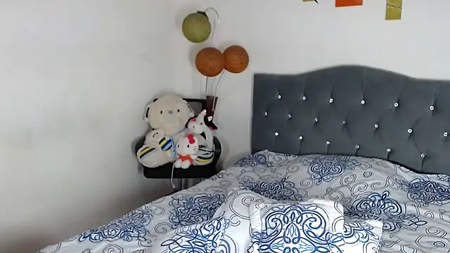 Snapshot of Chantal_hott chatting on 02/19/26, 08:39 Chantal hott online show from 02/19/26, 08:39