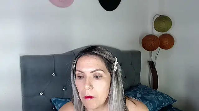 Snapshot of Chantal_hott chatting on 05/07/26, 06:33 Chantal hott online show from 05/07/26, 06:33