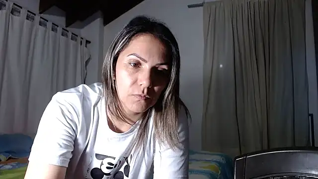 Chantal hott online show from 10/28/25, 02:01