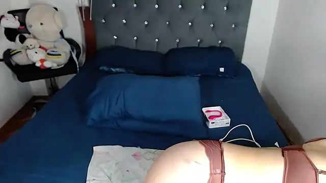 Snapshot of Chantal_hott chatting on 03/03/26, 09:22 Chantal hott online show from 03/03/26, 09:22