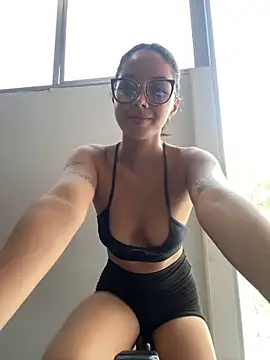 Snapshot of Salome_Villa chatting on 09/23/25, 04:47 Salome Villa online show from 09/23/25, 04:47