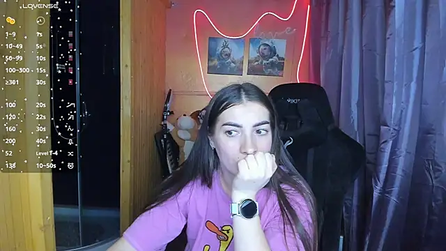 Snapshot of Fiery_Brunette_ chatting on 03/07/25, 04:44 Fiery Brunette  online show from 03/07/25, 04:44