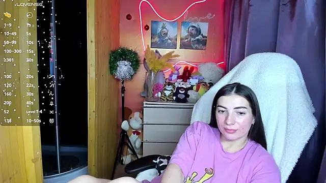 Fiery Brunette  online show from 01/08/26, 08:31