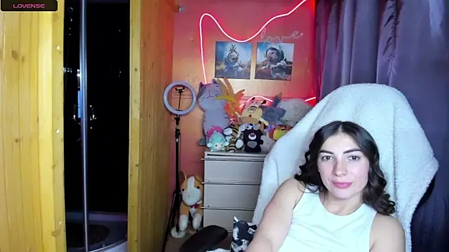 Fiery Brunette  online show from 05/24/26, 04:51