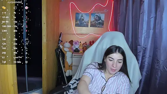 Snapshot of Fiery_Brunette_ chatting on 02/28/25, 04:43 Fiery Brunette  online show from 02/28/25, 04:43