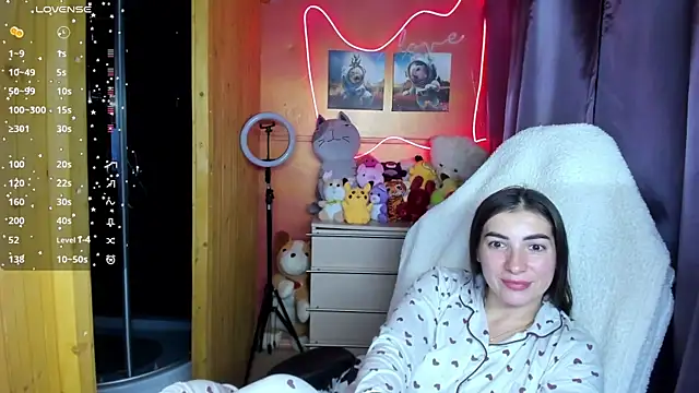 Fiery Brunette  online show from 11/07/25, 08:08