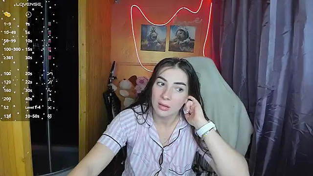 Snapshot of Fiery_Brunette_ chatting on 02/26/25, 03:21 Fiery Brunette  online show from 02/26/25, 03:21