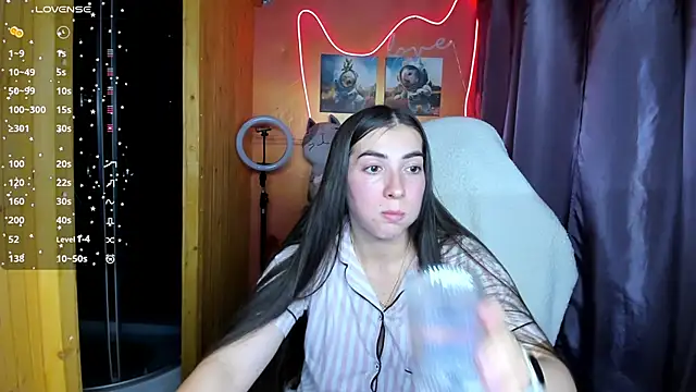 Snapshot of Fiery_Brunette_ chatting on 09/15/25, 10:59 Fiery Brunette  online show from 09/15/25, 10:59