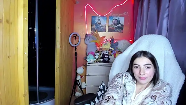 Fiery Brunette  online show from 04/30/26, 11:06
