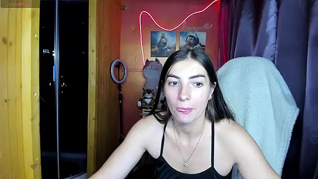 Fiery Brunette  online show from 07/17/26, 04:43