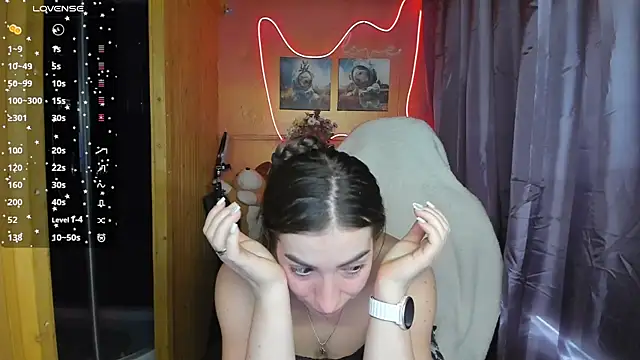 Snapshot of Fiery_Brunette_ chatting on 03/15/25, 08:37 Fiery Brunette  online show from 03/15/25, 08:37