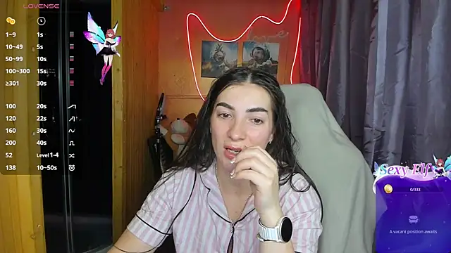 Snapshot of Fiery_Brunette_ chatting on 02/17/25, 06:31 Fiery Brunette  online show from 02/17/25, 06:31