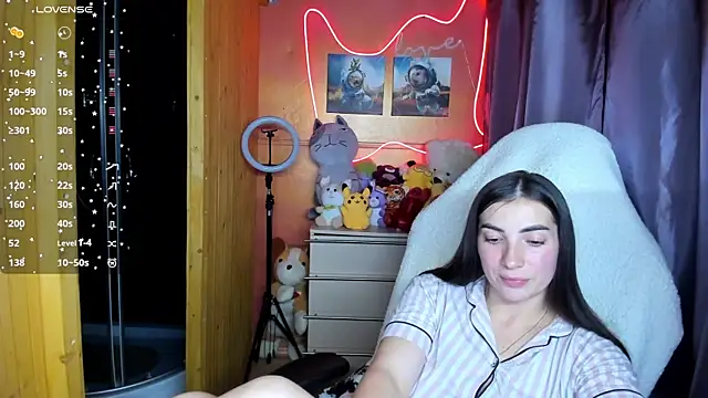 Snapshot of Fiery_Brunette_ chatting on 09/22/25, 04:35 Fiery Brunette  online show from 09/22/25, 04:35