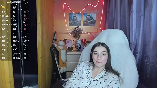 Snapshot of Fiery_Brunette_ chatting on 03/12/25, 11:32 Fiery Brunette  online show from 03/12/25, 11:32