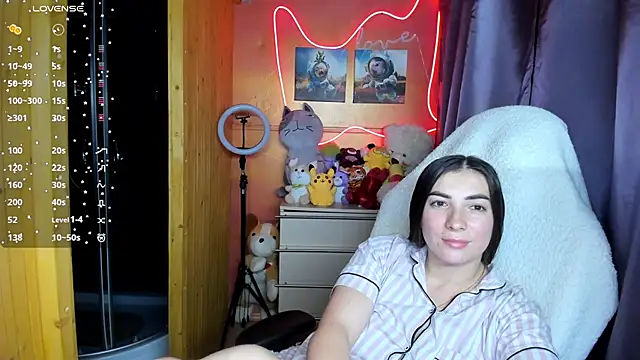 Snapshot of Fiery_Brunette_ chatting on 09/14/25, 05:13 Fiery Brunette  online show from 09/14/25, 05:13