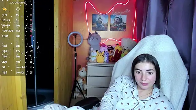 Fiery Brunette  online show from 11/07/25, 08:13