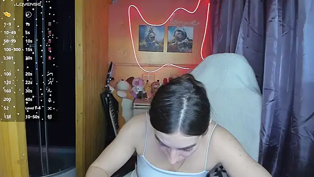 Snapshot of Fiery_Brunette_ chatting on 03/21/25, 04:17 Fiery Brunette  online show from 03/21/25, 04:17