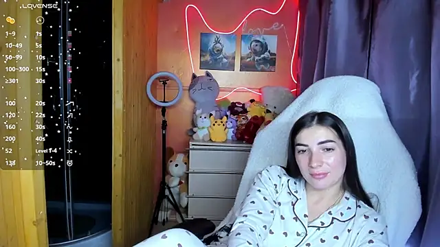 Snapshot of Fiery_Brunette_ chatting on 09/21/25, 11:15 Fiery Brunette  online show from 09/21/25, 11:15