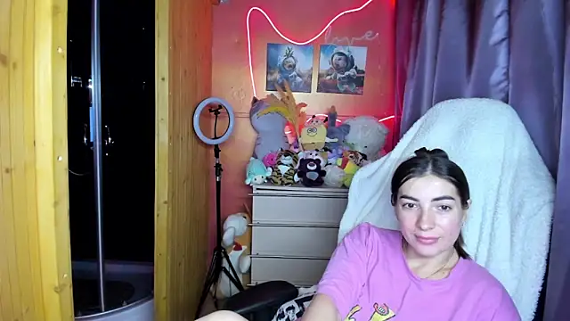 Fiery Brunette  online show from 04/08/26, 11:12