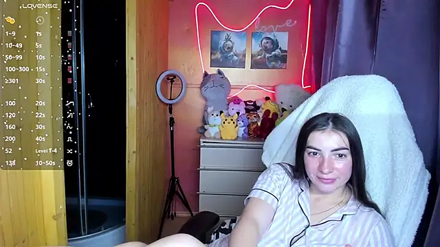 Snapshot of Fiery_Brunette_ chatting on 10/15/25, 08:11 Fiery Brunette  online show from 10/15/25, 08:11