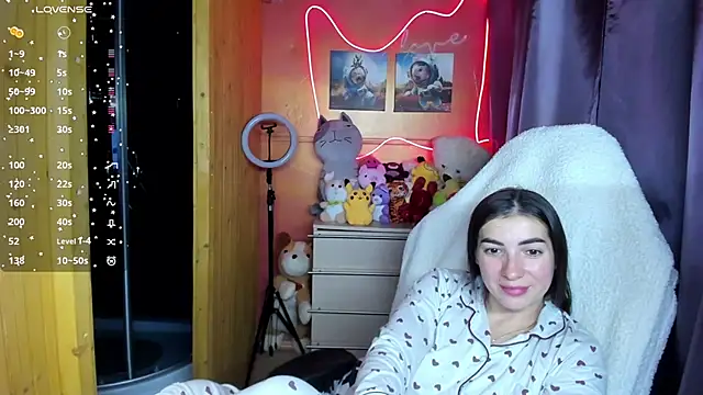 Snapshot of Fiery_Brunette_ chatting on 10/10/25, 05:52 Fiery Brunette  online show from 10/10/25, 05:52