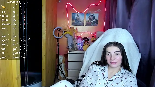 Fiery Brunette  online show from 12/03/25, 10:14