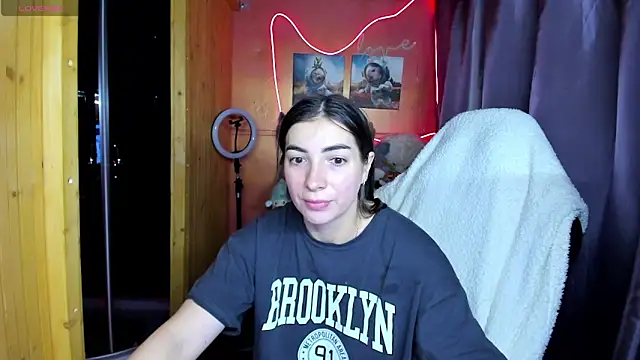 Fiery Brunette  online show from 03/11/26, 02:05