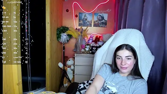 Fiery Brunette  online show from 01/13/26, 04:22