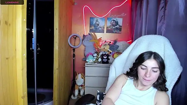 Fiery Brunette  online show from 05/24/26, 04:45