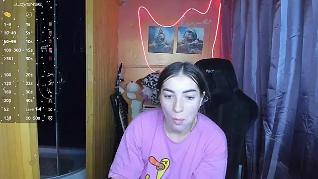 Snapshot of Fiery_Brunette_ chatting on 03/06/25, 09:25 Fiery Brunette  online show from 03/06/25, 09:25