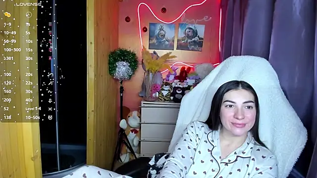 Fiery Brunette  online show from 12/22/25, 01:55