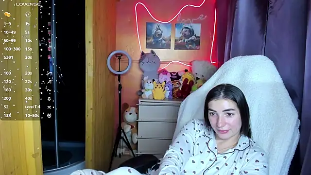 Snapshot of Fiery_Brunette_ chatting on 10/08/25, 05:46 Fiery Brunette  online show from 10/08/25, 05:46