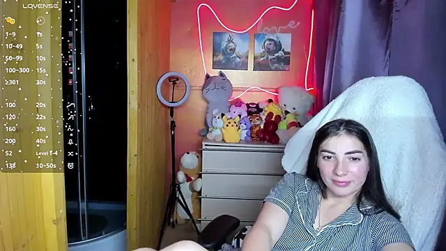 Snapshot of Fiery_Brunette_ chatting on 10/13/25, 05:47 Fiery Brunette  online show from 10/13/25, 05:47