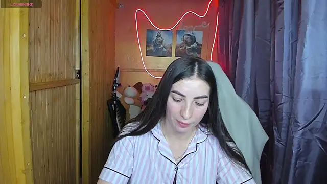 Snapshot of Fiery_Brunette_ chatting on 02/18/25, 03:52 Fiery Brunette  online show from 02/18/25, 03:52