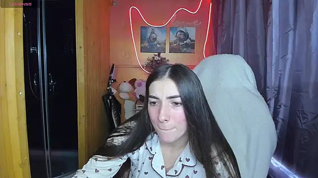 Snapshot of Fiery_Brunette_ chatting on 03/12/25, 08:30 Fiery Brunette  online show from 03/12/25, 08:30